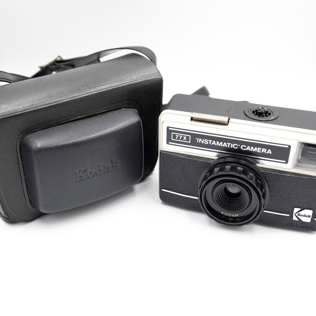 Kodak Instamatic 77X 126-filmcamera met tas, Ophalen of Verzenden, Gebruikt, Compact, Kodak