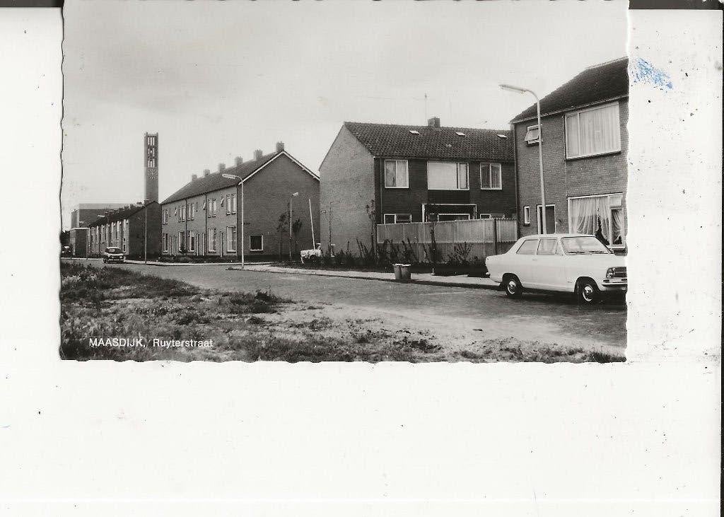 Maasdijk Ruyterstraat Koornneef, Verzamelen, Ansichtkaarten | Nederland, Ophalen of Verzenden, 1940 tot 1960, Ongelopen, Zuid-Holland