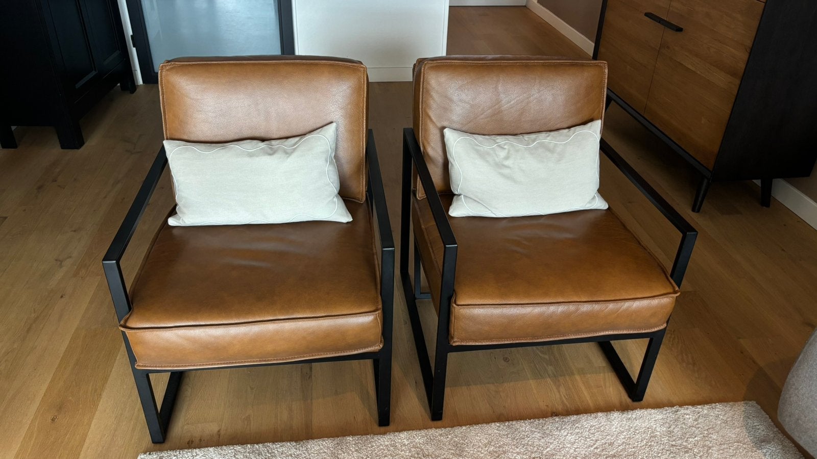 2x luxe fauteuil Dante Piet Klerkx Cognac, zwart, nieuwstaat, Ophalen