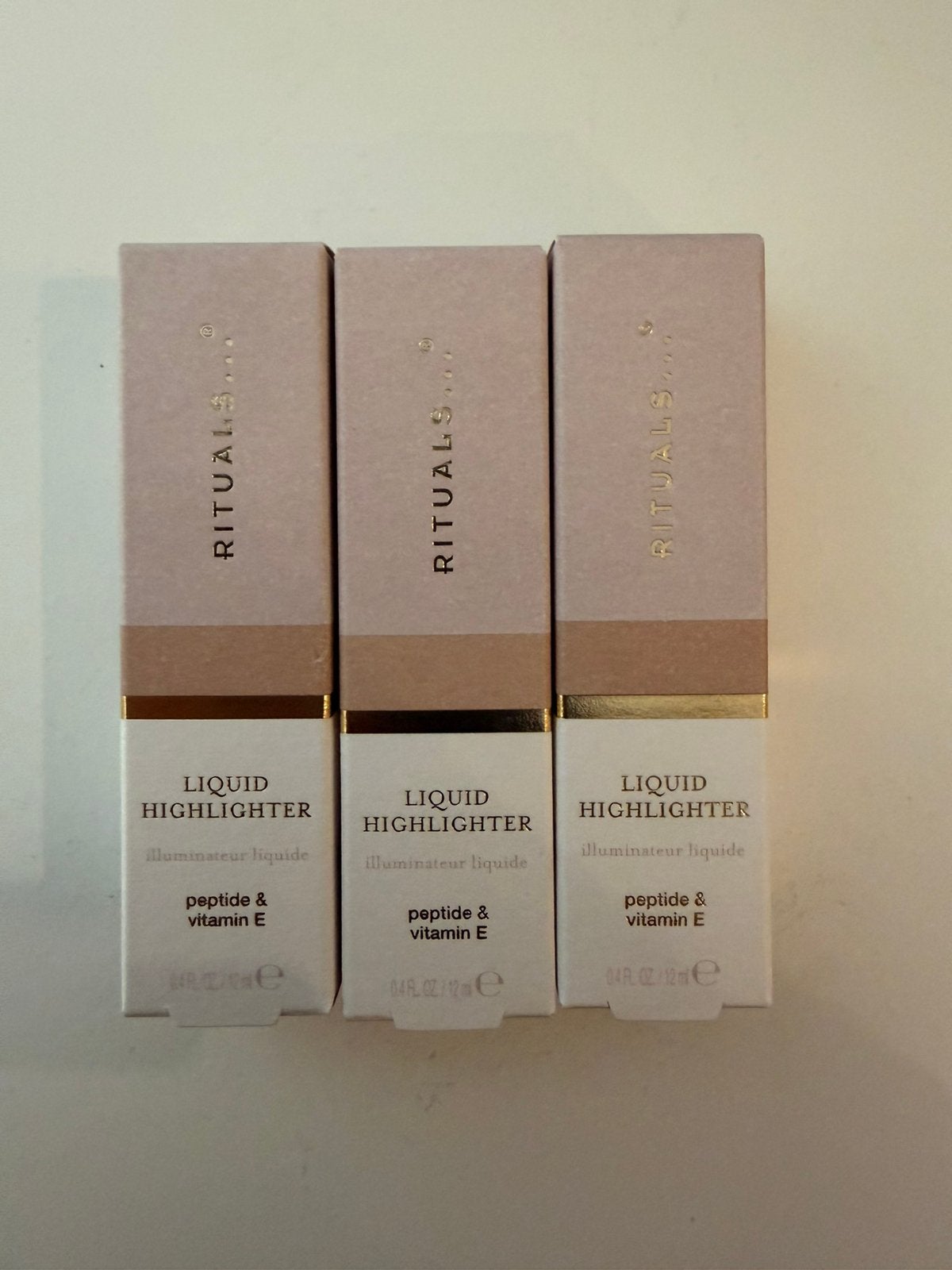 Rituals liquid highlighter 12ml met peptiden en vitamine E, Ophalen of Verzenden, Nieuw, Goud, Gehele gezicht