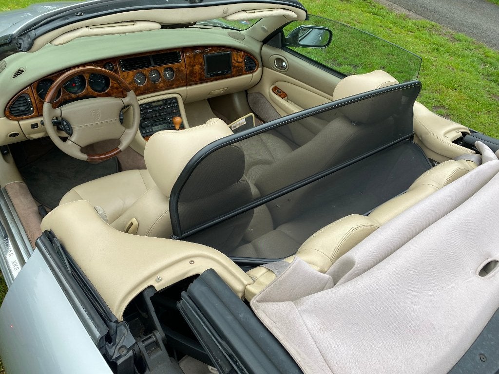 Jaguar XK 4.0 Convertible 2001 Grijs, foto 8