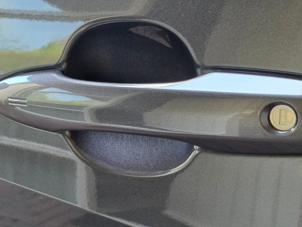 Foto 12 van Yaris Hybrid 2020 grijs Garantie Trekh, Android auto Keyless