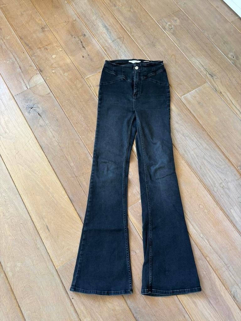 Zwarte flare high rise spijkerbroek maat 29, Kleding | Dames, Spijkerbroeken en Jeans, Ophalen of Verzenden, Zo goed als nieuw