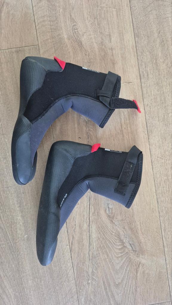 Olaian zeilschoenen 3mm, maat 35/36 - ideaal voor zeilles, Olaian, Gebruikt, Kind, Zeil- of Surfschoenen