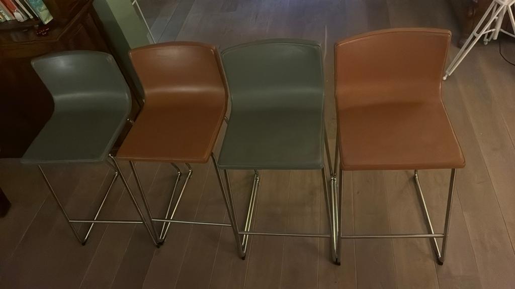4 stuks Ikea barkrukken bernhard, Huis en Inrichting, Barkrukken, Ophalen, Met voetsteun, 60 tot 90 cm, Leer