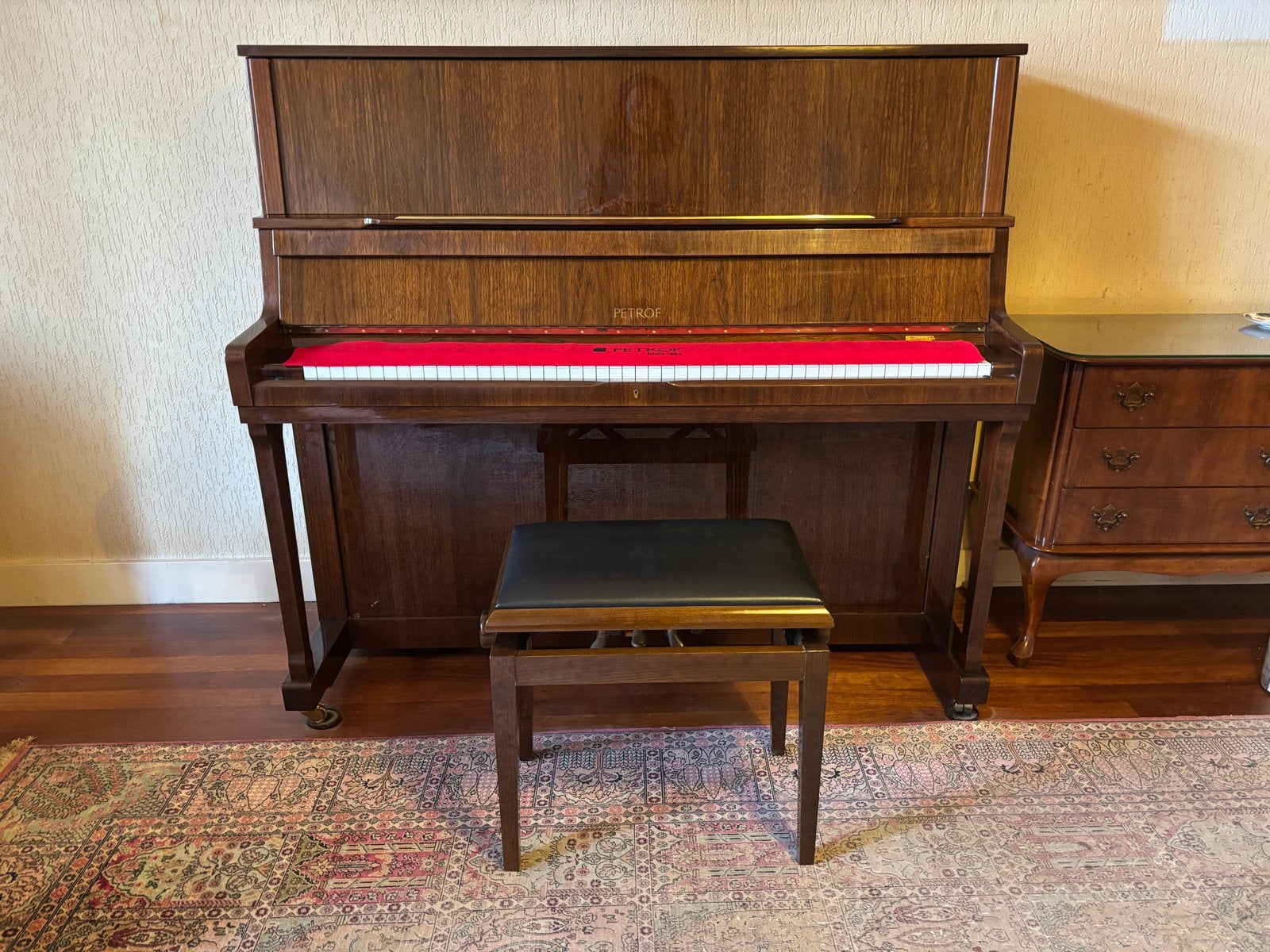 Petrof Piano 131cm - Uitstekende Staat met Taxatierapport, Muziek en Instrumenten, Ophalen, Zo goed als nieuw, Bruin, Piano