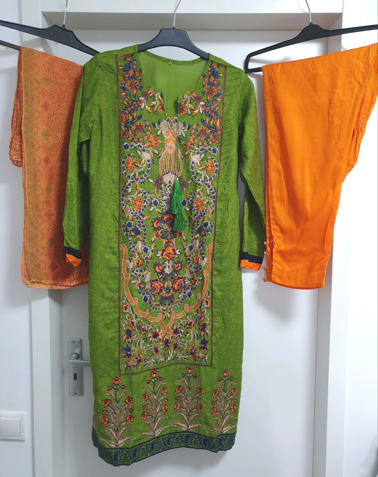 Prachtige Indiase/Pakistaanse jurk met broek en sjaal, Ophalen of Verzenden, Nieuw, Maat 42/44 (L), Groen