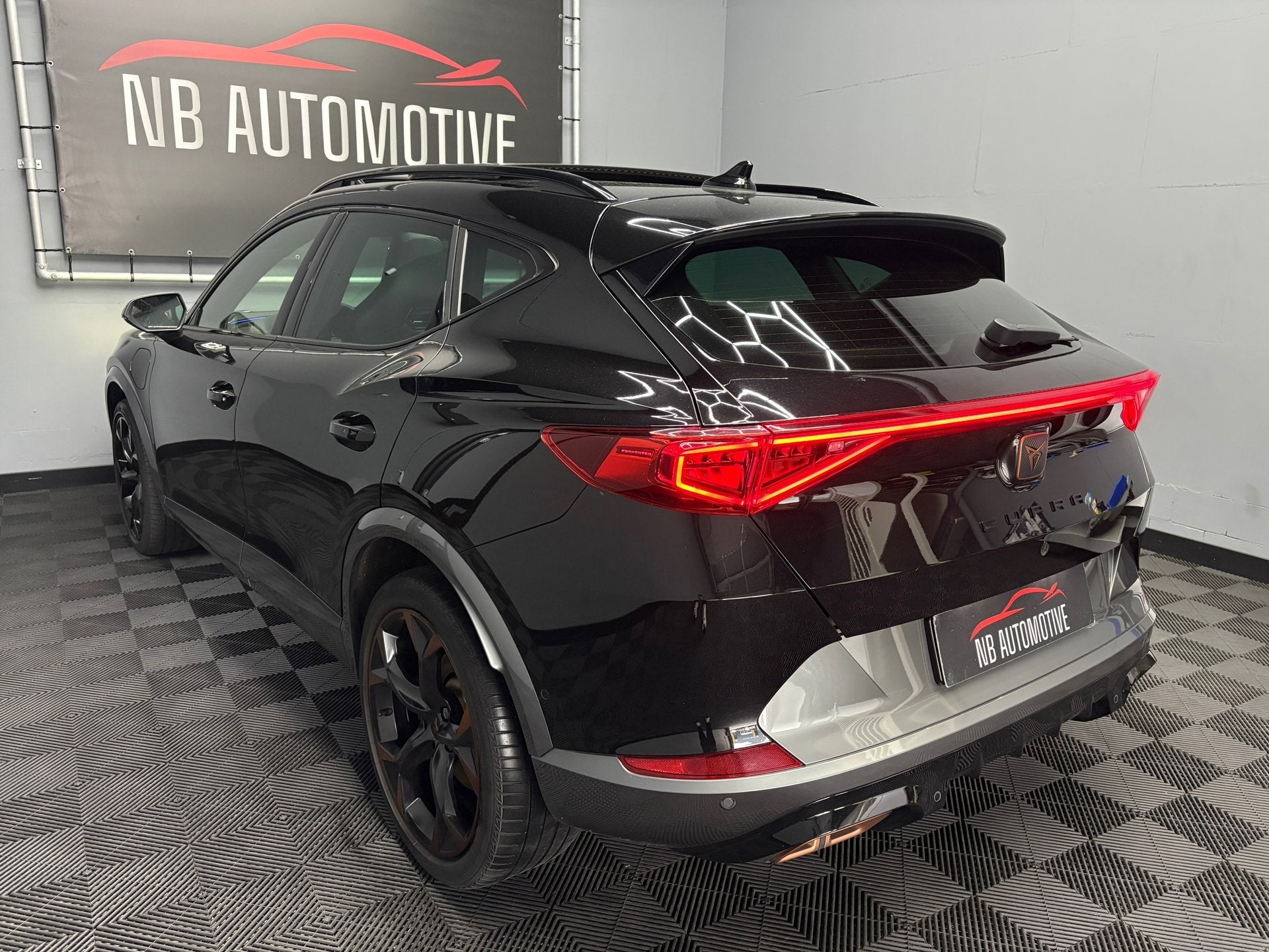 Cupra Formentor 1.4 e-Hybrid VZ Copper Edition, Auto's, Gebruikt, 4 cilinders, Zwart, Automatische klimaatregeling