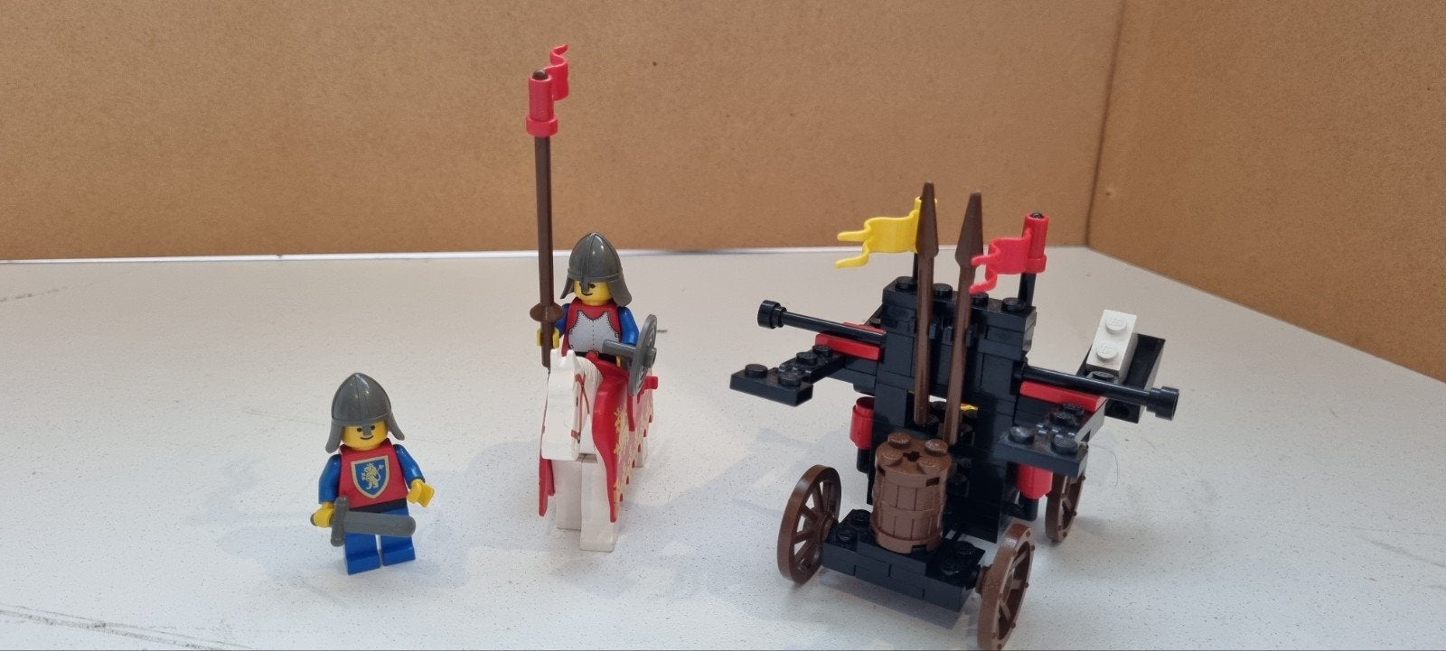 Lego Castle 6039 Katapult met ridders en paard, Inclusief minifiguren, Gebruikt, Lego, Ophalen of Verzenden