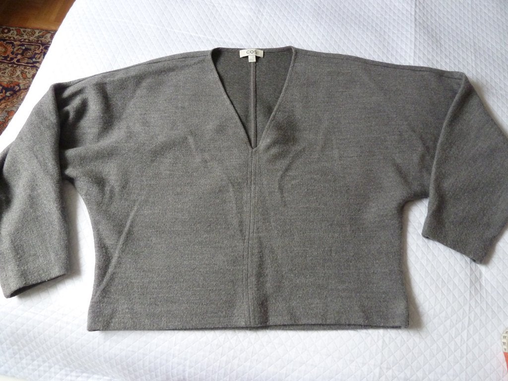 COS cropped wollen trui, vleermuismouwen, oversized, mt. M, Maat 38/40 (M), COS, Verzenden, Zo goed als nieuw