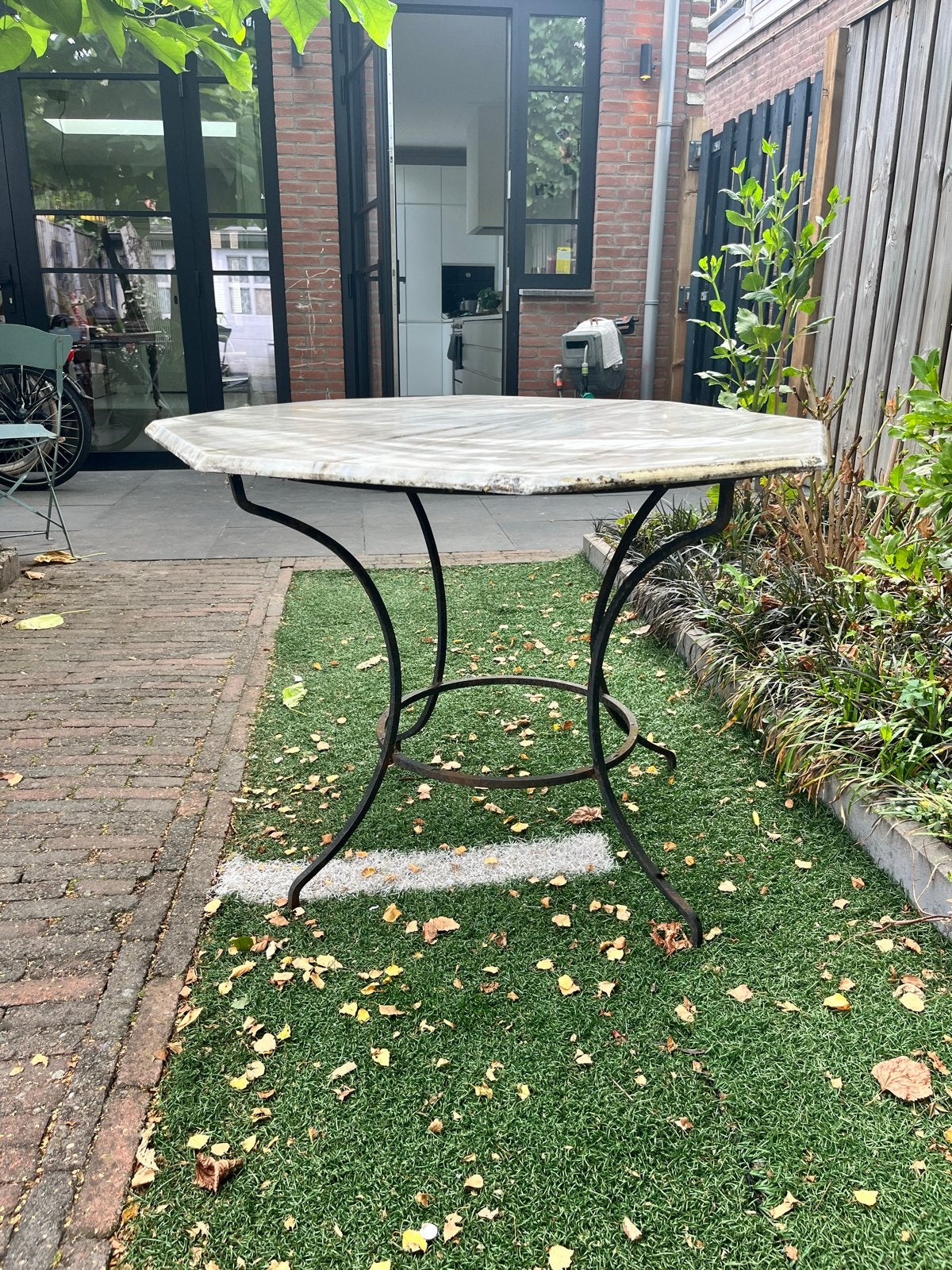 Tuintafel met gietijzeren onderstel en mozaïek/marmer blad, Ophalen, Gebruikt, Rond, Overige materialen