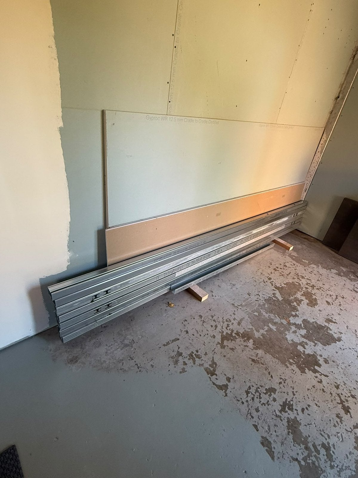 GRATIS OPHALEN: Metal stud wand opbouw profielen+gipsplaten, Doe-het-zelf en Verbouw, Ophalen, Nieuw, Aluminium