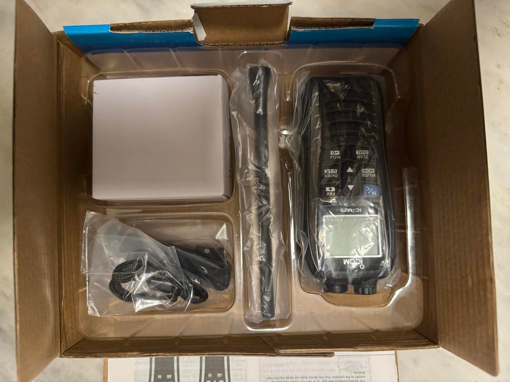 ICOM IC-M25 Marifoon - Drijvend, Lichtgevend, Compact, Ophalen of Verzenden, Zo goed als nieuw