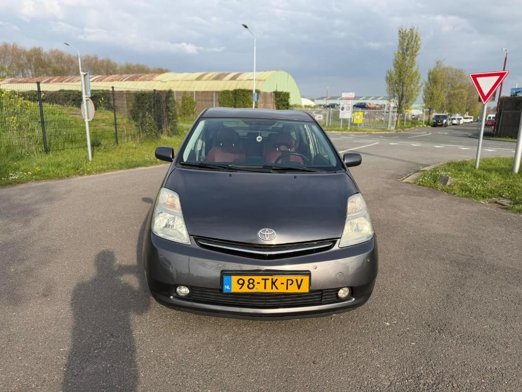 Toyota Prius 1.5 HSD 2006 Grijs, Parkeersensor, 1497 cc, 4 cilinders, 23 km/l