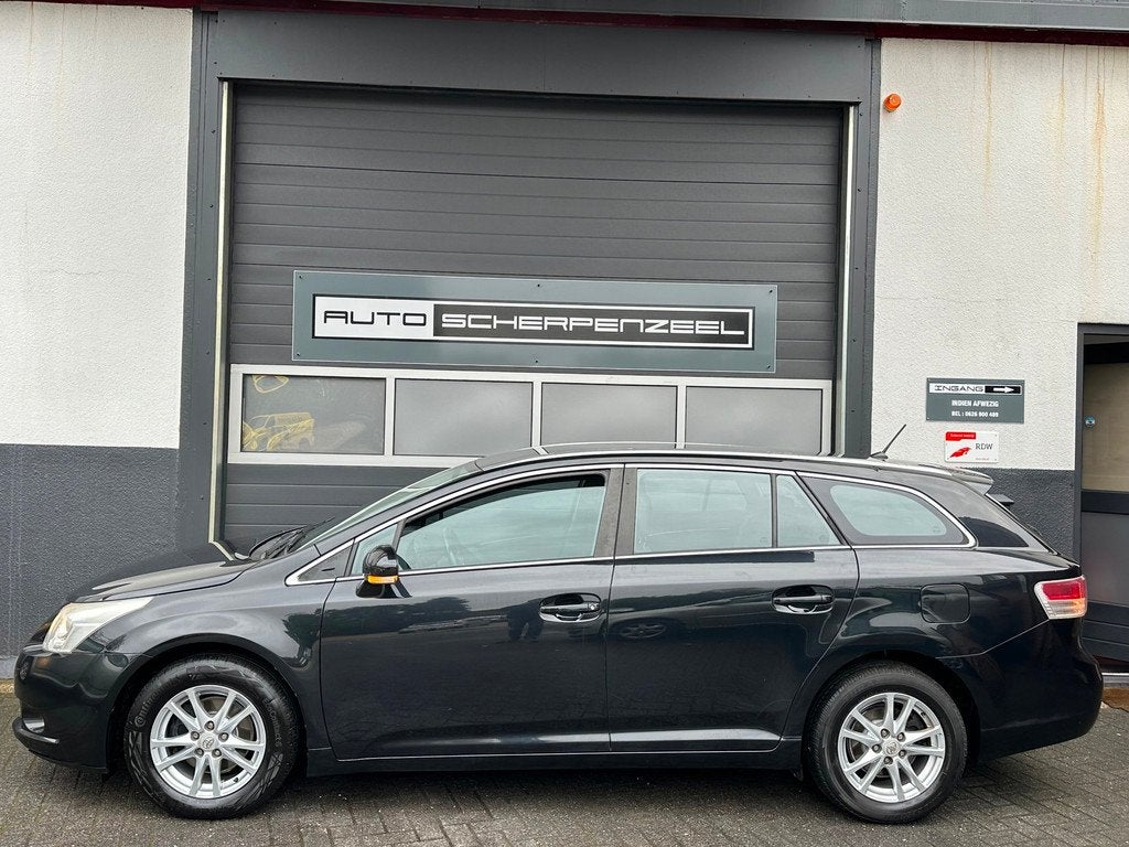 Toyota Avensis 1.8 VVTi Comfort Limited | AIRCO | NAVI | ELE, Auto's, Toyota, Voorwielaandrijving, 1345 kg, Stof, 4 cilinders