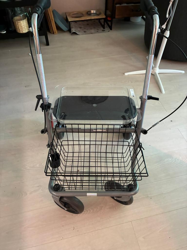 Gloednieuwe rollator, Ophalen, Opvouwbaar, Nieuw