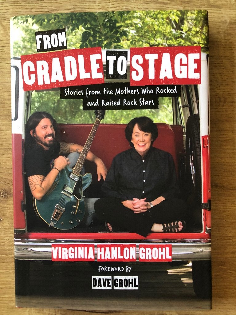 From cradle to stage dave grohl foofighters, Ophalen of Verzenden, Zo goed als nieuw, Boek, Tijdschrift of Artikel
