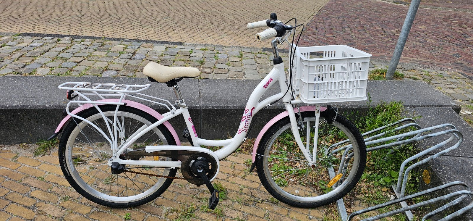 Nette meisjesfiets, 24 inch, Ophalen, Gebruikt, Storm, Terugtraprem