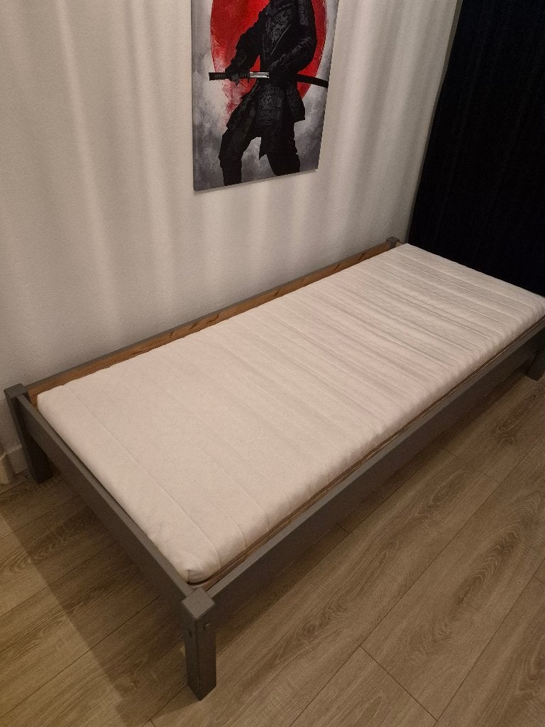 Kinderbed grijs, Ophalen, 90 cm, Eenpersoons, Zo goed als nieuw