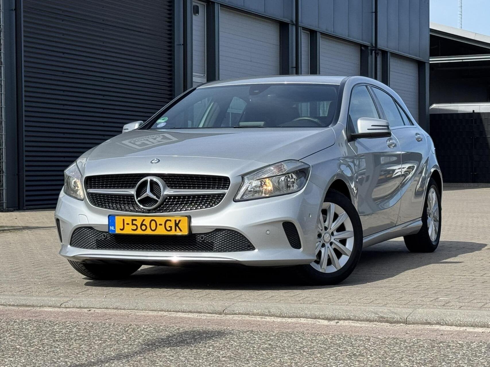 Mercedes A-klasse 180 |CarPlay|Trekhaak|Stoelverwarming|Navi, Auto's, Mercedes-Benz, Voorwielaandrijving, Gebruikt, Euro 6, 4 cilinders