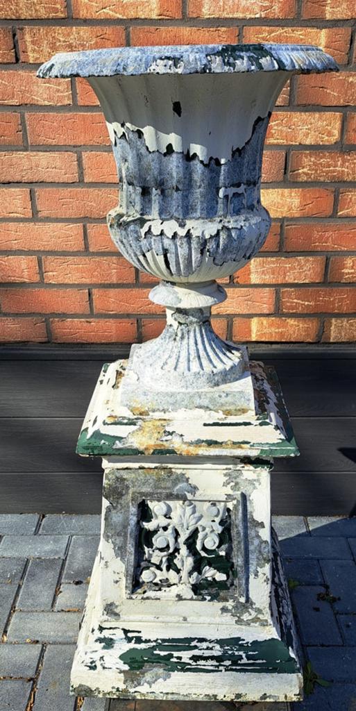 Tuinvaas op sokkel, Ophalen of Verzenden, Rond