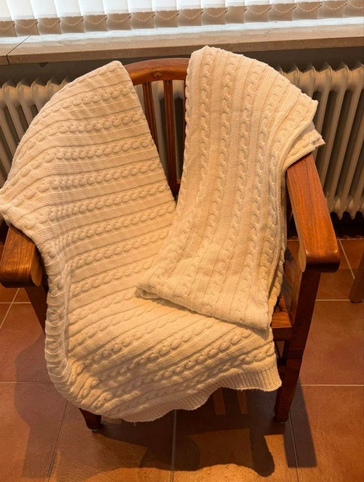 2 gebreide katoenen spreien, decoratief en in goede staat, Huis en Inrichting, Ophalen, Zo goed als nieuw, Beige