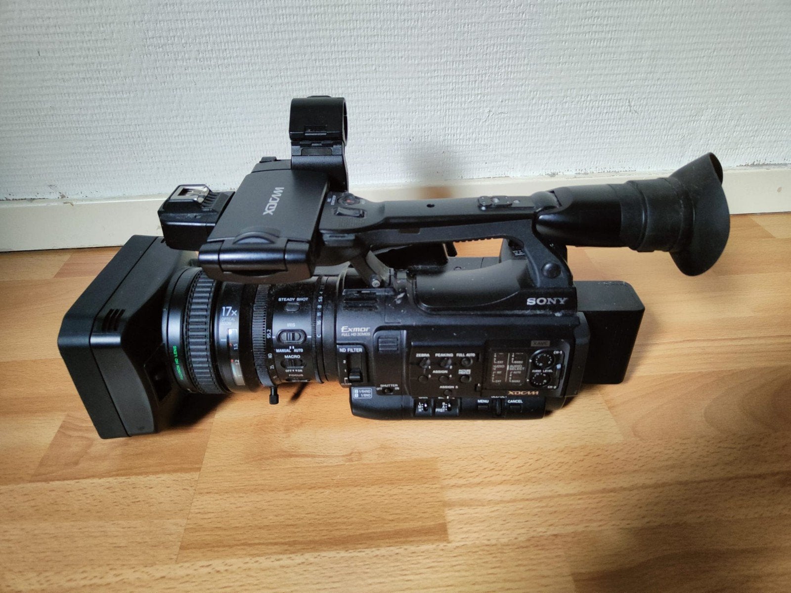 Sony handheld camcorder PXW-X200 Full HD XDCAM + oplaaddock, Ophalen of Verzenden, Hi 8