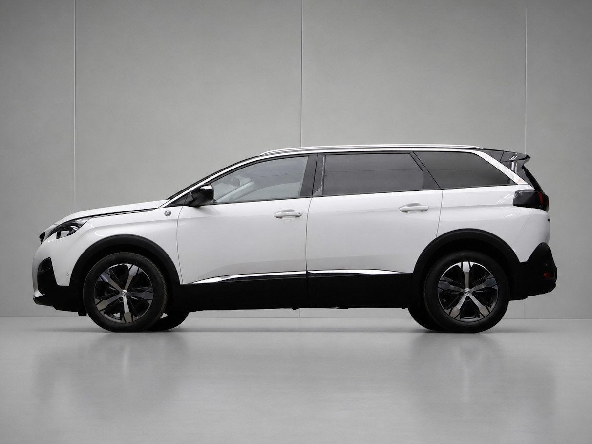 Peugeot 5008 1.2 PureTech Executive (APPLE CARPLAY,NAVI,LED,, Auto's, Gebruikt, 1199 cc, 7 stoelen, Wit