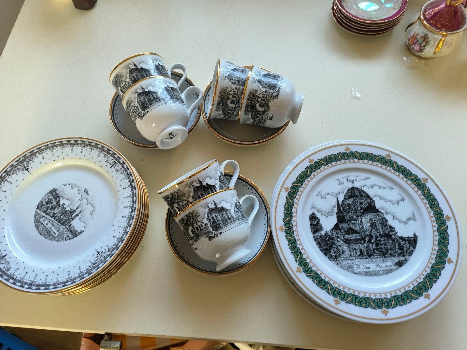 Vintage Porseleinen Servies met Historische Afbeeldingen, Ophalen of Verzenden