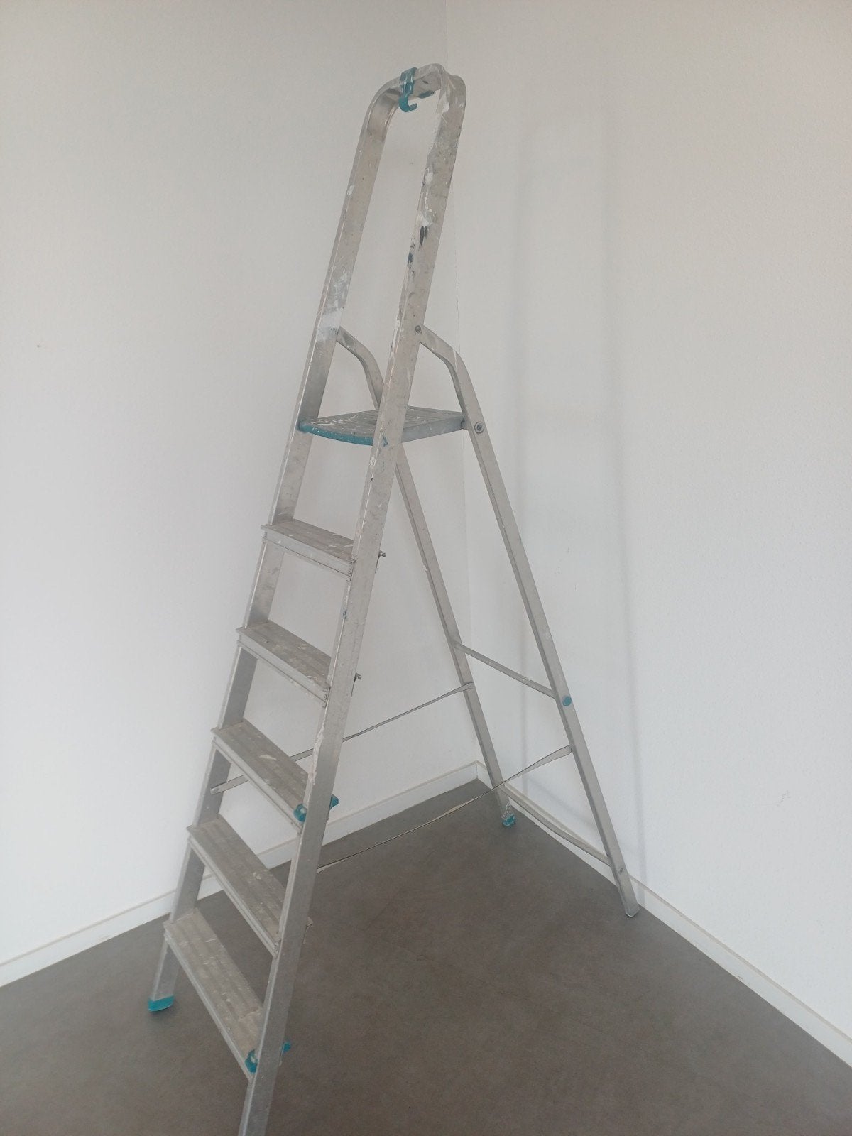 Stevige aluminium trap - 5 treden, Doe-het-zelf en Verbouw, Ophalen, Gebruikt, Trap, Opvouwbaar of Inschuifbaar