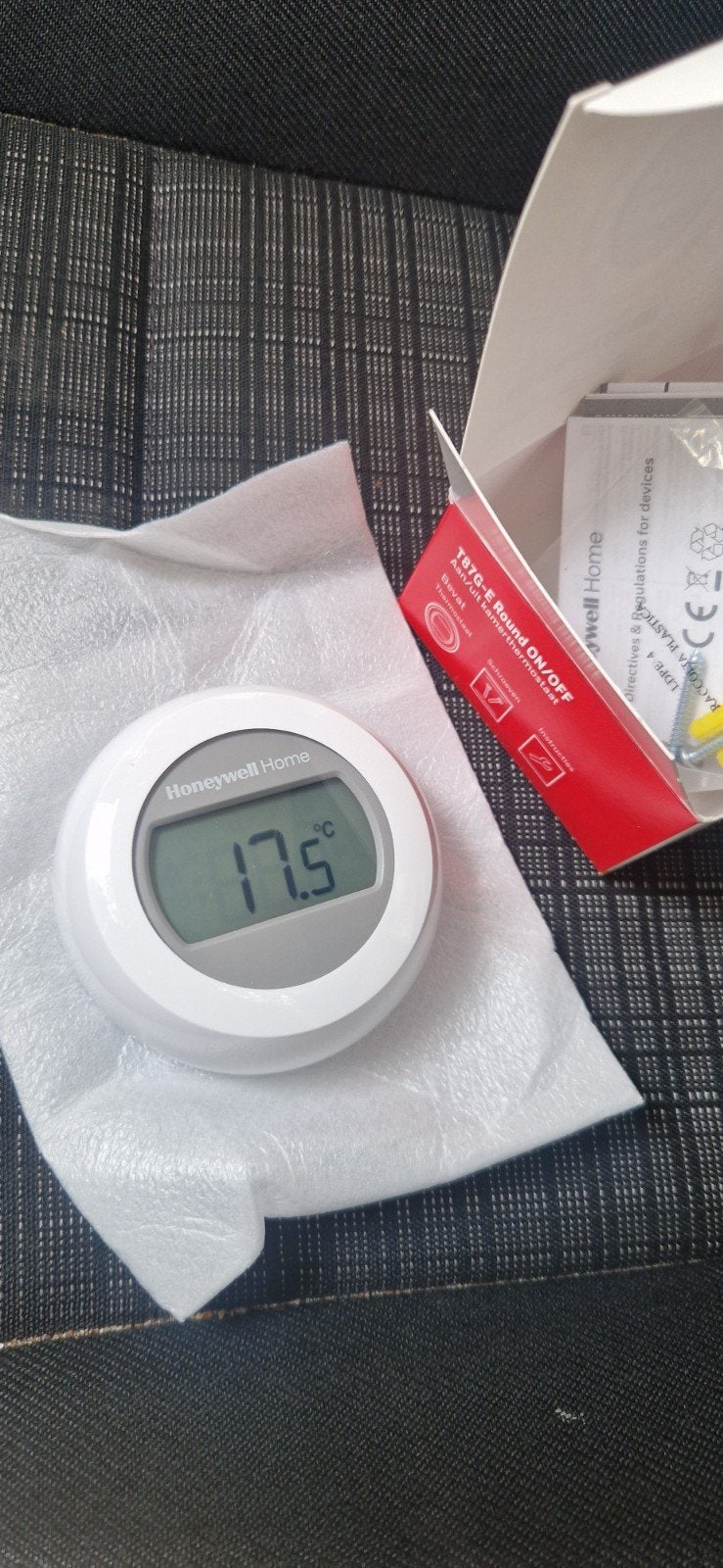 Honeywell Round Kamerthermostaat Aan/Uit-modulerend, Ophalen, Gebruikt