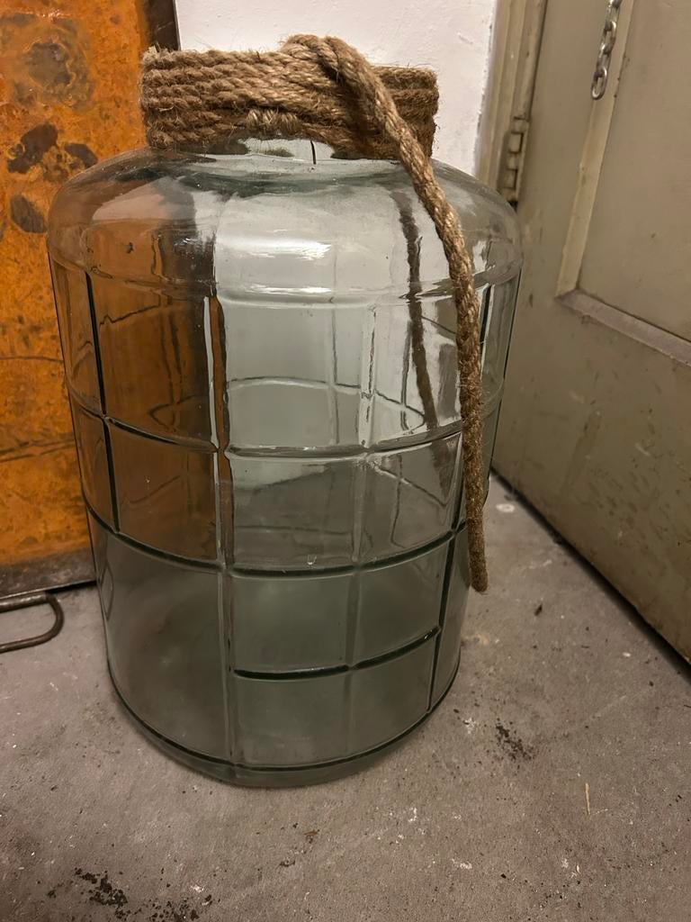 Grote glazen fles met touw - Decoratieve vaas, Huis en Inrichting, Woonaccessoires | Vazen, Ophalen of Verzenden