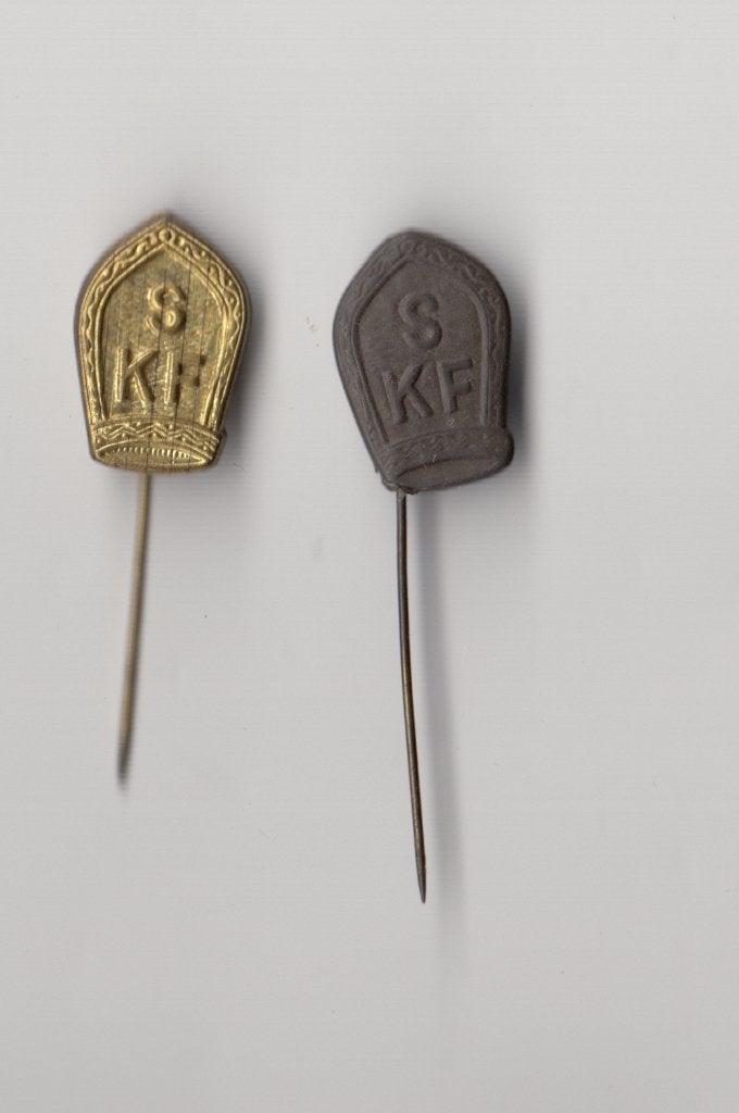 SKF Sinterklaas Fonds speldjes, Verzamelen, Speldjes, Pins en Buttons, Gebruikt, Speldje of Pin, Overige onderwerpen, Ophalen of Verzenden