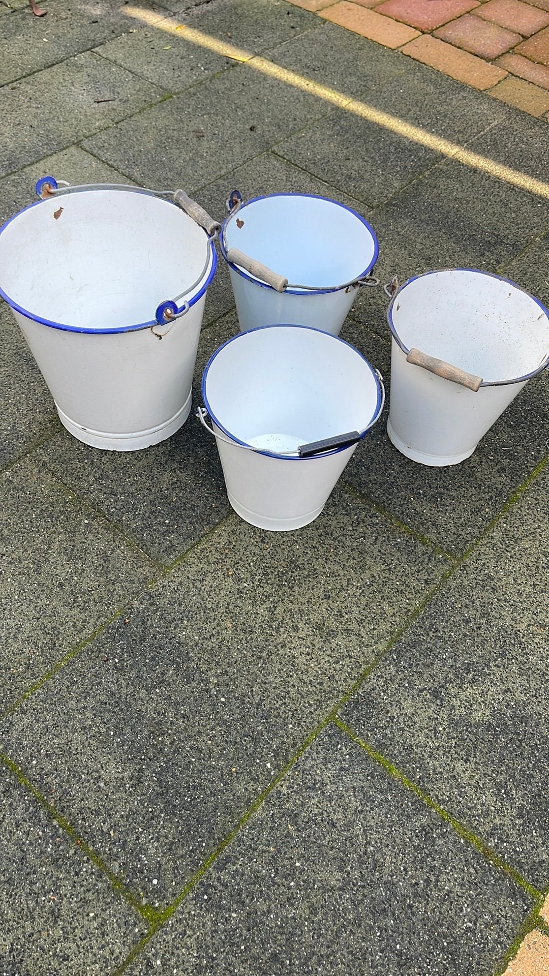 Brocante Blauw witte zinken emmers, Ophalen