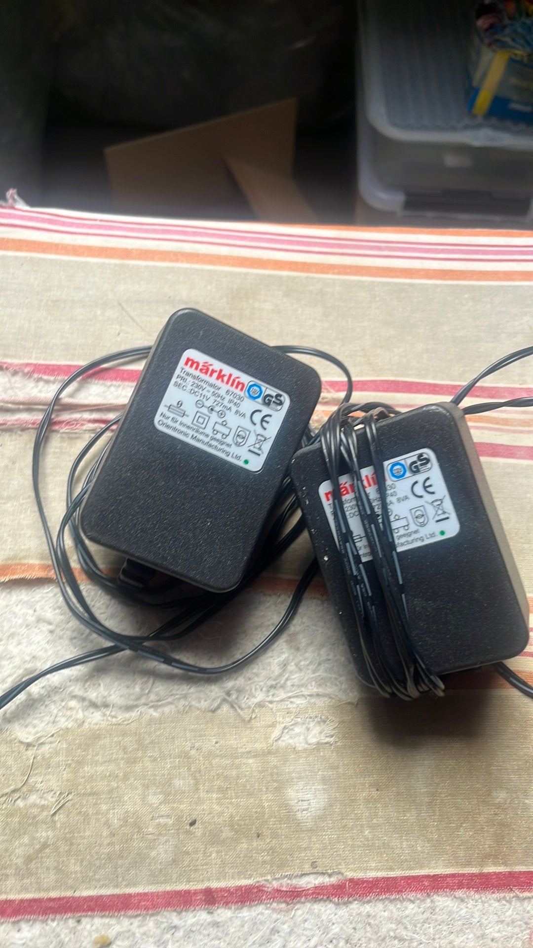 Te koop 2 x stekker voor extra voeding marklin, Hobby en Vrije tijd, Ophalen of Verzenden, Zo goed als nieuw, Märklin, Transformator of Voeding