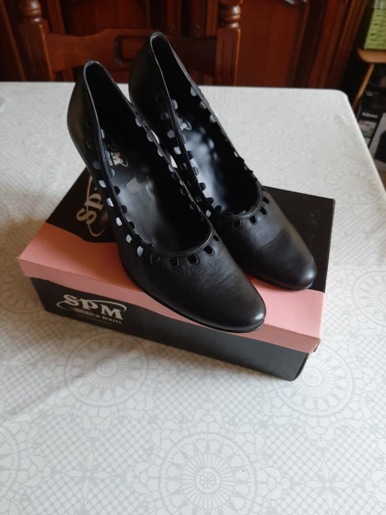 Lederen damesschoenen mt.41 nieuw, Ophalen, Nieuw, Zwart, Sneakers of Gympen