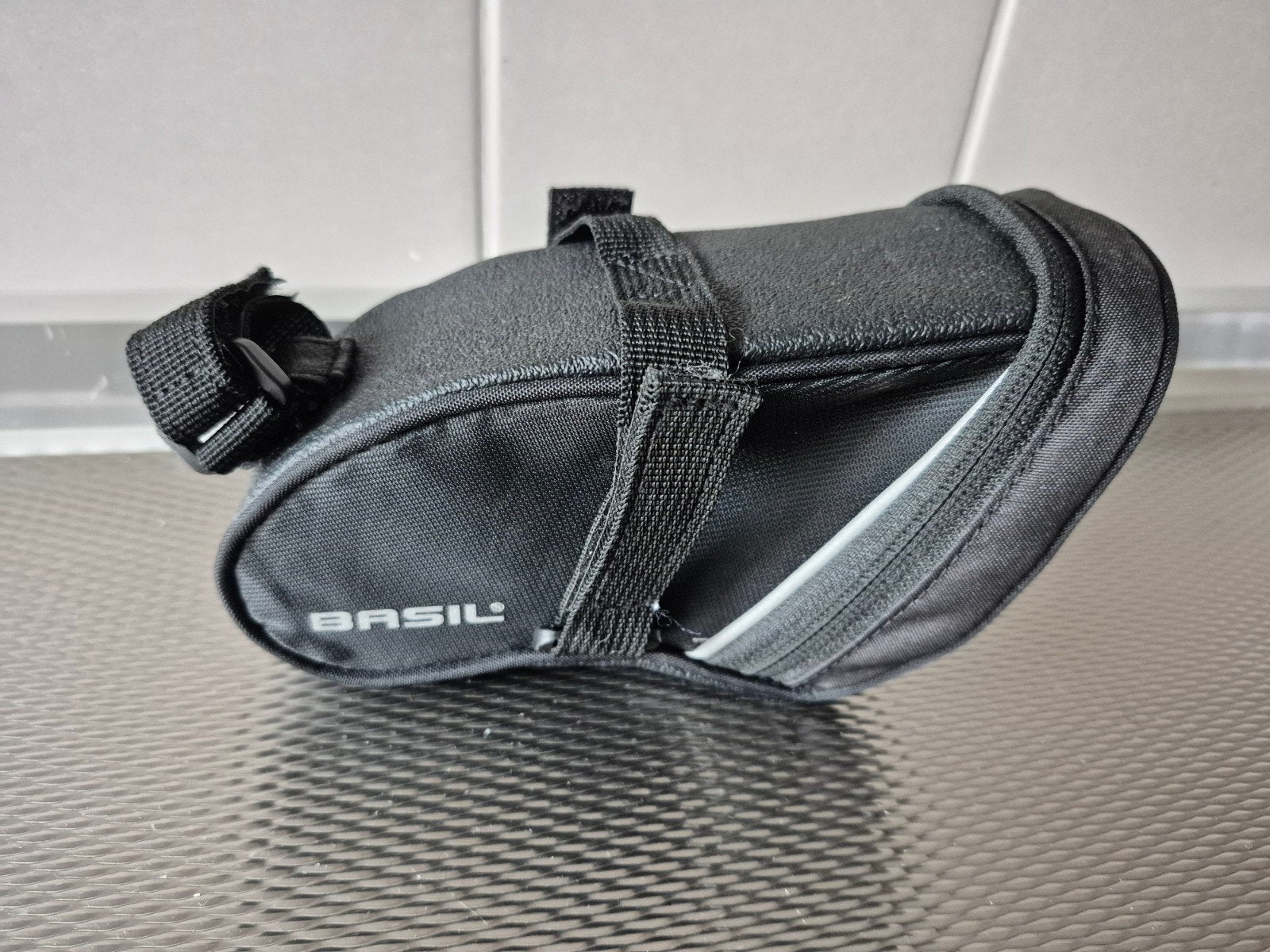 BASIL FIETS ZADELTASJE, Ophalen, Zo goed als nieuw
