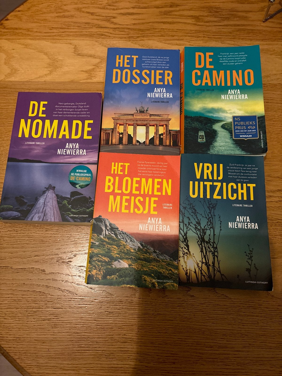 Anya Niewierra Thriller Boeken Collectie (5 stuks), Boeken, Ophalen, Zo goed als nieuw, Nederland