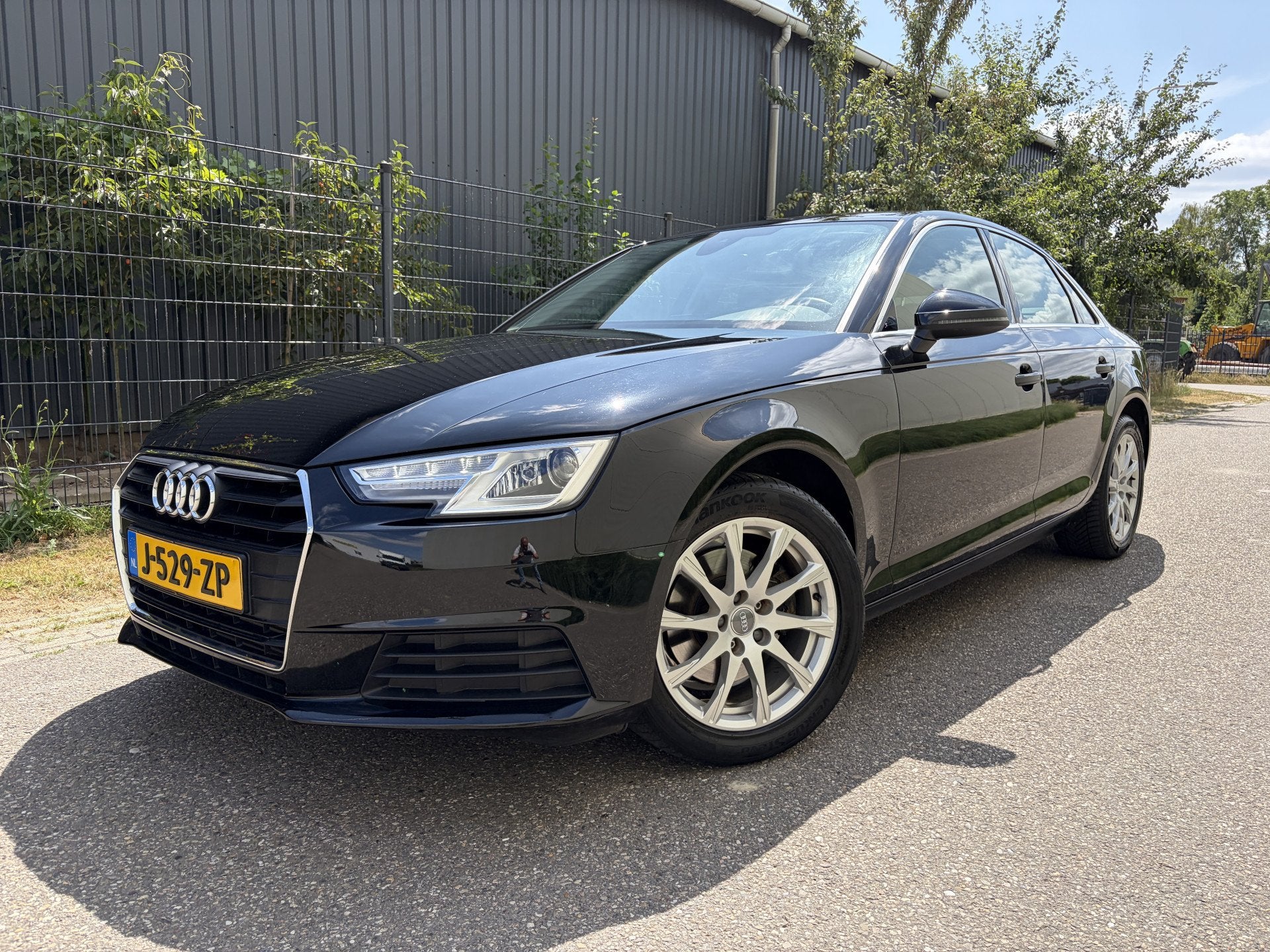 Audi A4 Limousine 35 TFSI Design Pro Line / AUTOMAAT / NAVI, Gebruikt, Euro 6, 4 cilinders, A4