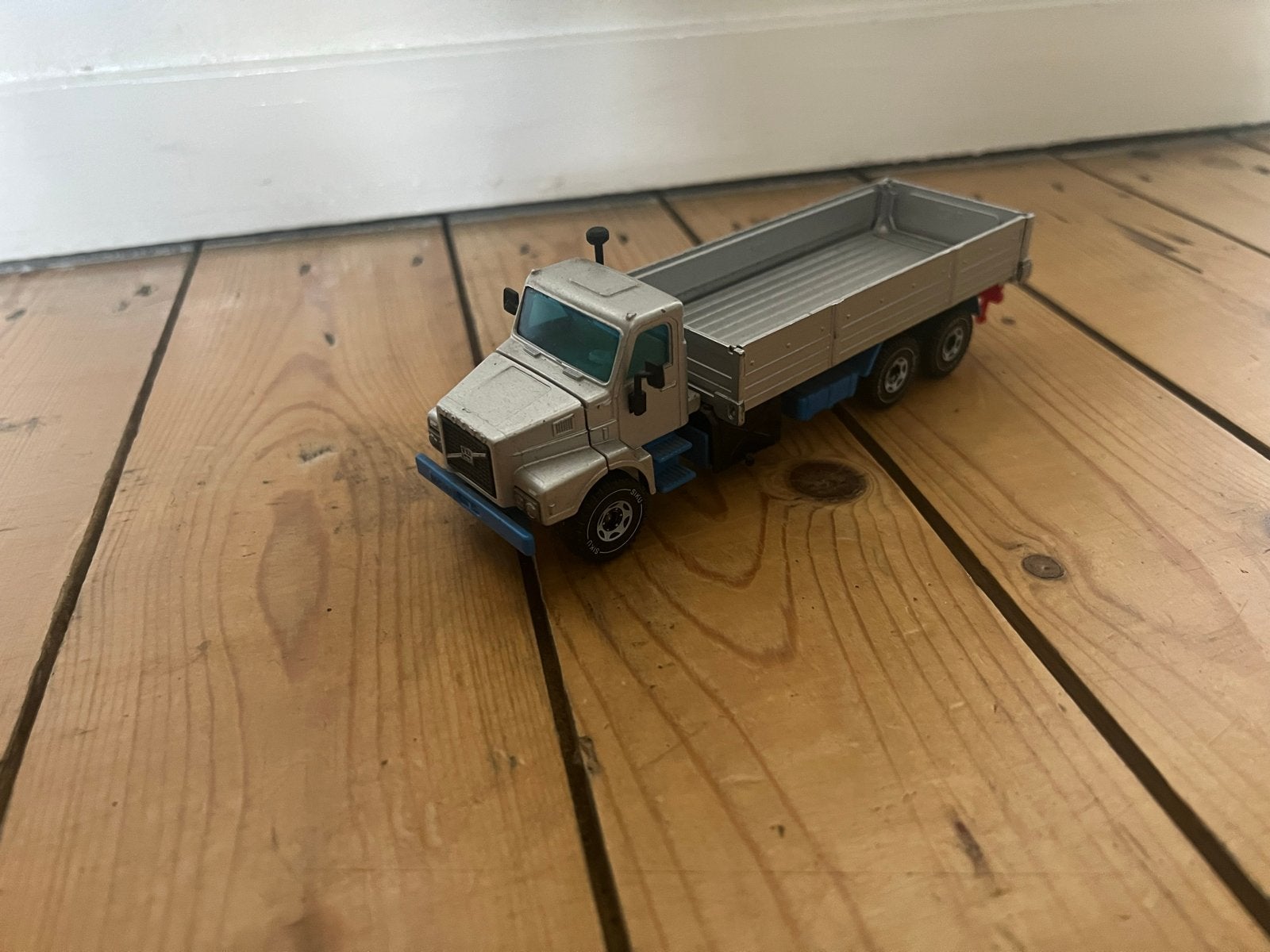 Siku - Volvo  N10, Ophalen of Verzenden, Zo goed als nieuw