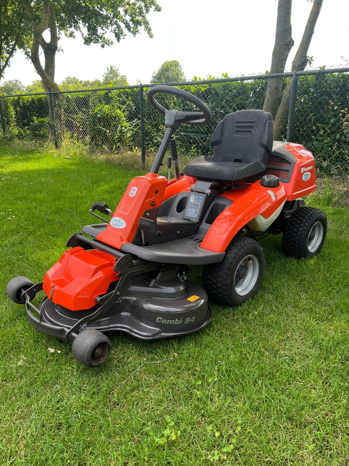 IZGS: Husqvarna Rider 216 frontmaaier zitmaaier, 2017 hydro, Zweden, Ophalen of Verzenden, Rider 216, Husqvarna