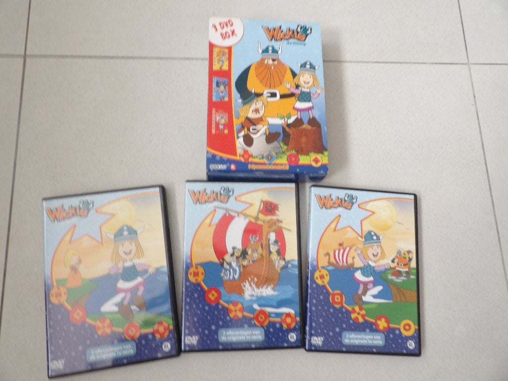 leuke verzamelbox met 3 dvd's van WICKIE DE VIKING, Tekenfilm, Alle leeftijden, Overige soorten, Ophalen of Verzenden