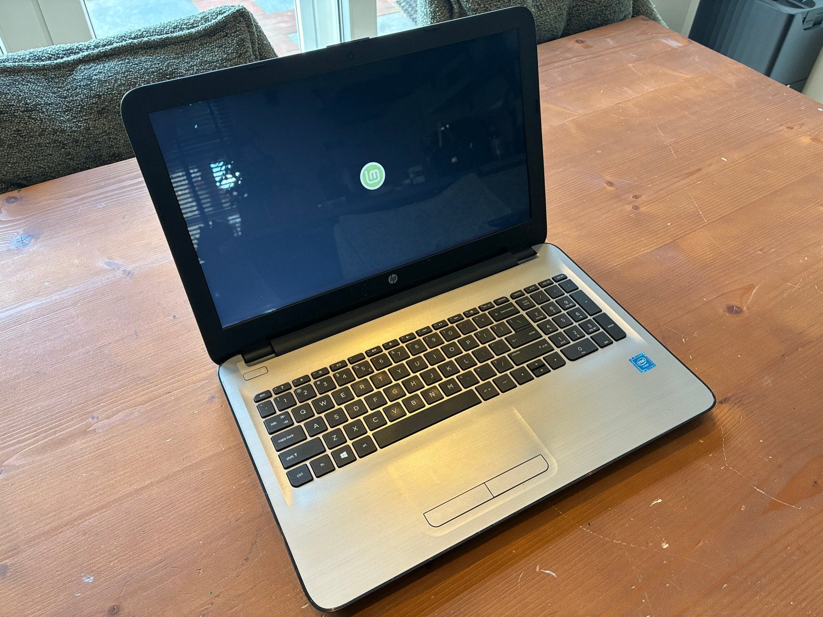 HP Notebook met Linux Mint, Intel Celeron, 4GB RAM, 128GB SS, Gebruikt, 2 tot 3 Ghz, Qwerty, 14 inch