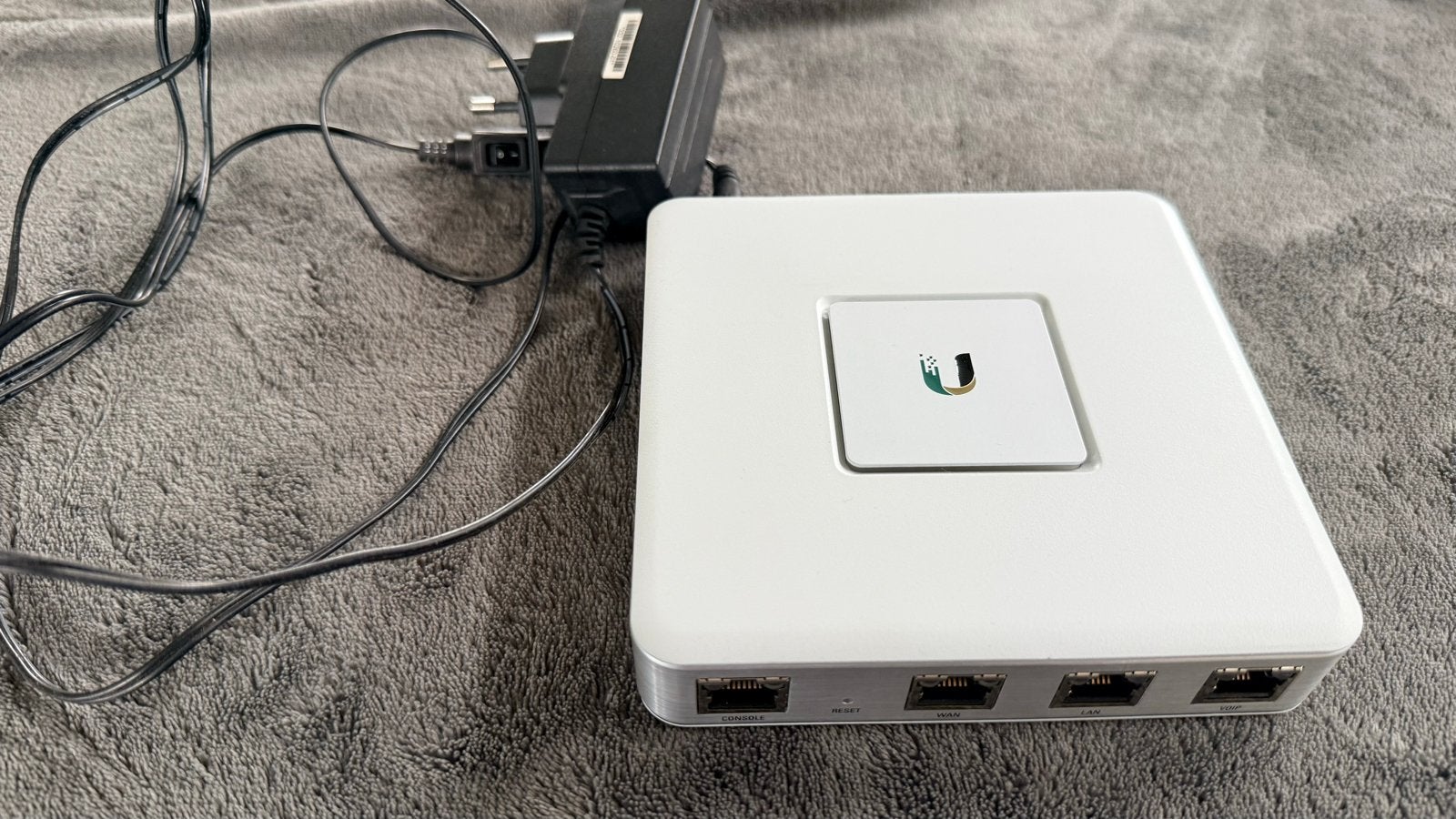 Ubiquiti UniFi Security Gateway USG Router met adapter, Ophalen of Verzenden, Gebruikt, Router
