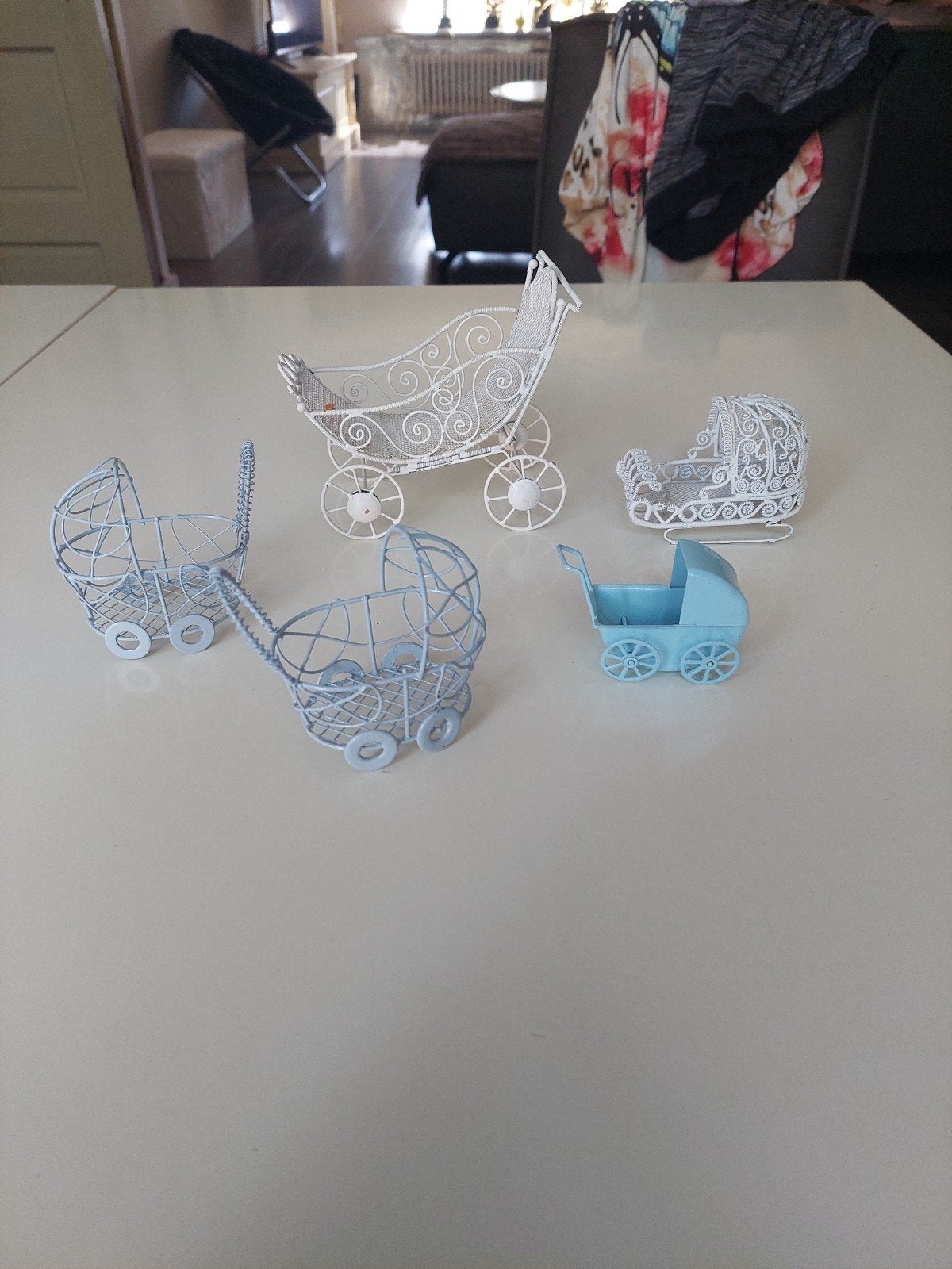 vintage metalen miniatuur kinderwagentjes,, Verzamelen, Poppenhuizen en Toebehoren, Gebruikt, Decoratie, Ophalen of Verzenden