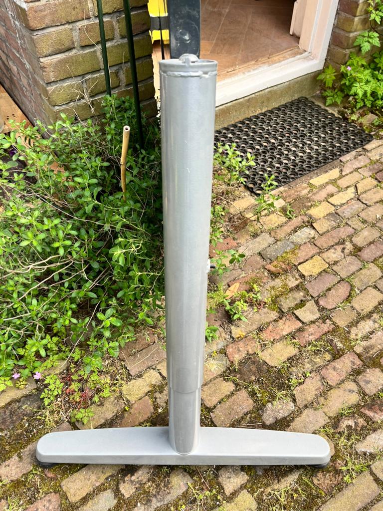 Oud ijzer tafelpoot. Gratis, Ophalen, Gebruikt, IJzer
