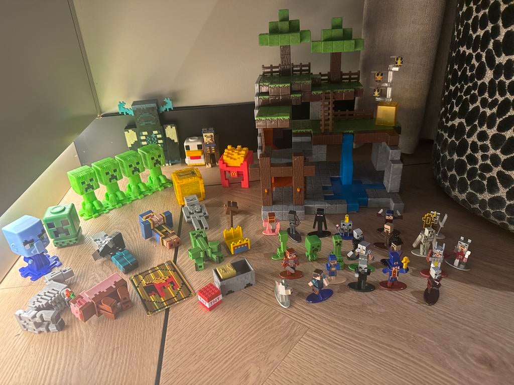 Grote Minecraft verzameling: huis, poppetjes en speelsets, Ophalen of Verzenden, Zo goed als nieuw