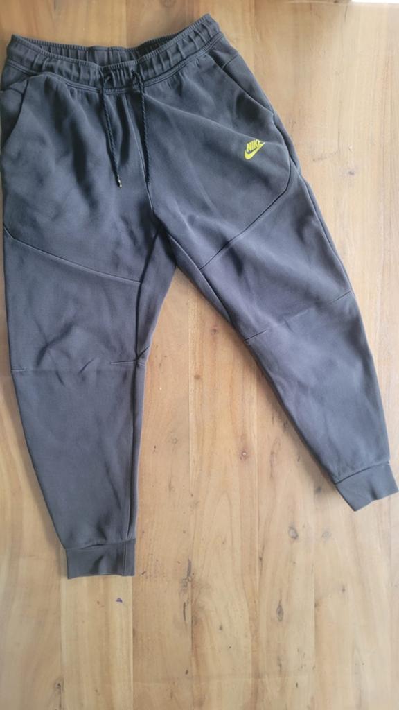Nike Tech Fleece Joggingbroek - Zeer Goede Staat, Kleding | Heren, Maat 48/50 (M), Nike, Ophalen of Verzenden, Zo goed als nieuw