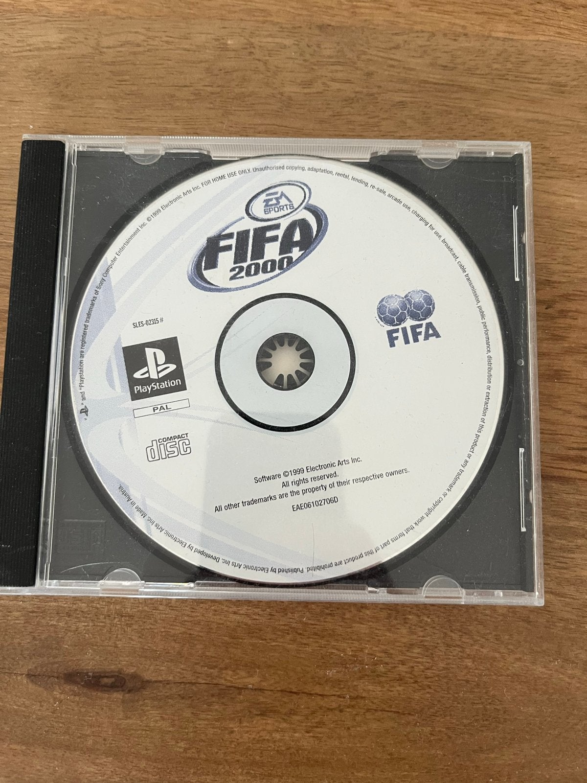 FIFA 2000 PlayStation 1 (PS1) - Klassieke Voetbalgame, Spelcomputers en Games, Ophalen of Verzenden, Gebruikt, Sport
