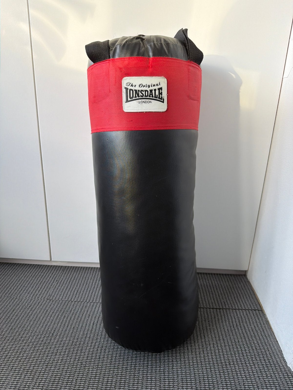 Lonsdale Bokszak - Zwart/Rood, Ophalen, Gebruikt, Bokszak